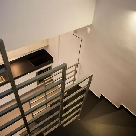 La Casa Bianca Skineas