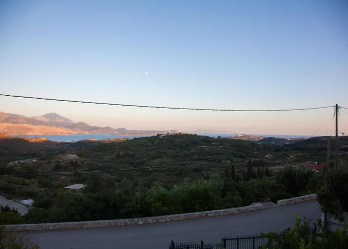 La Casa Bianca Skineas